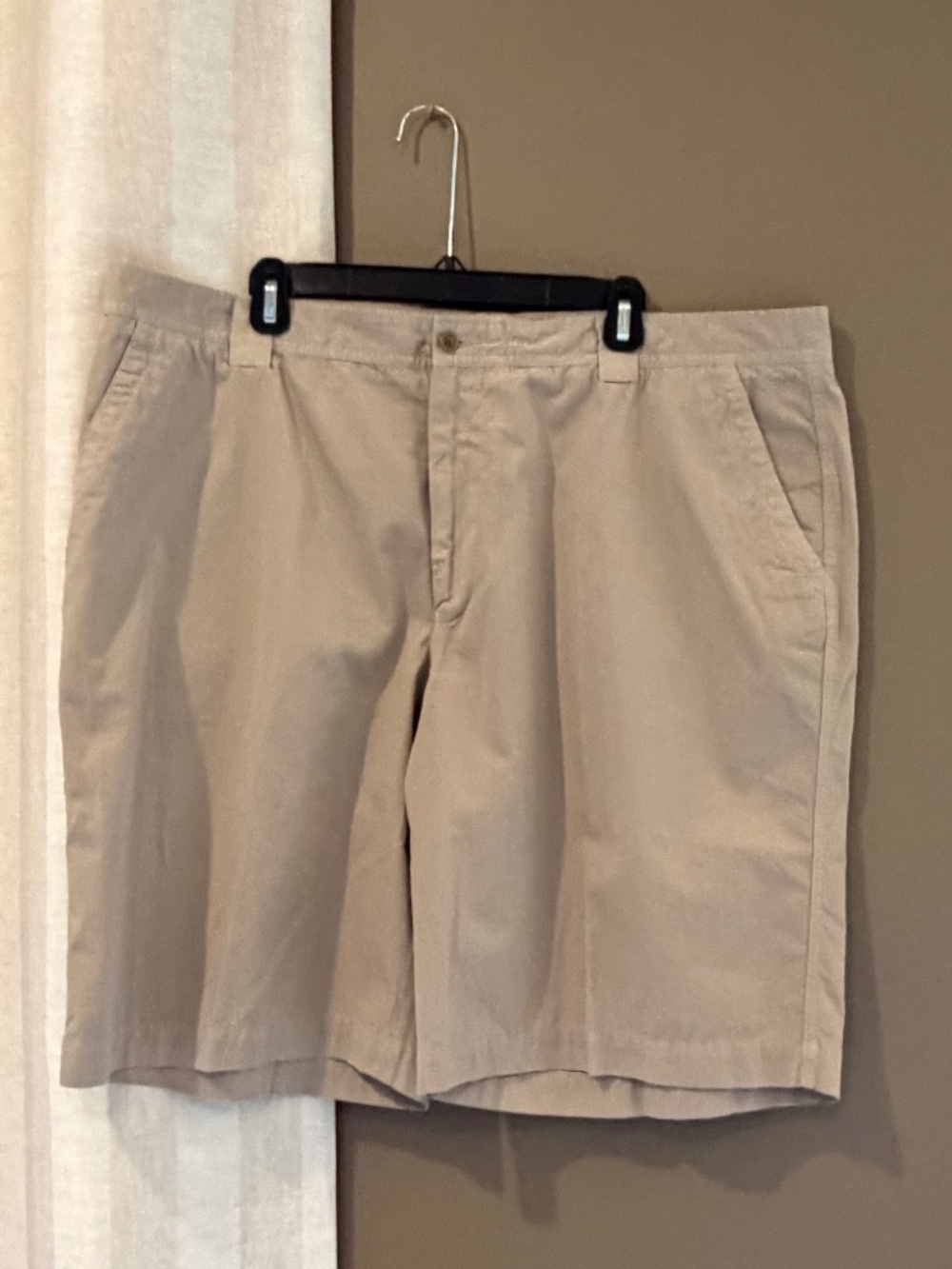 Faconnable Men's Flat Front Classic Tan Khaki Shorts, Size 44